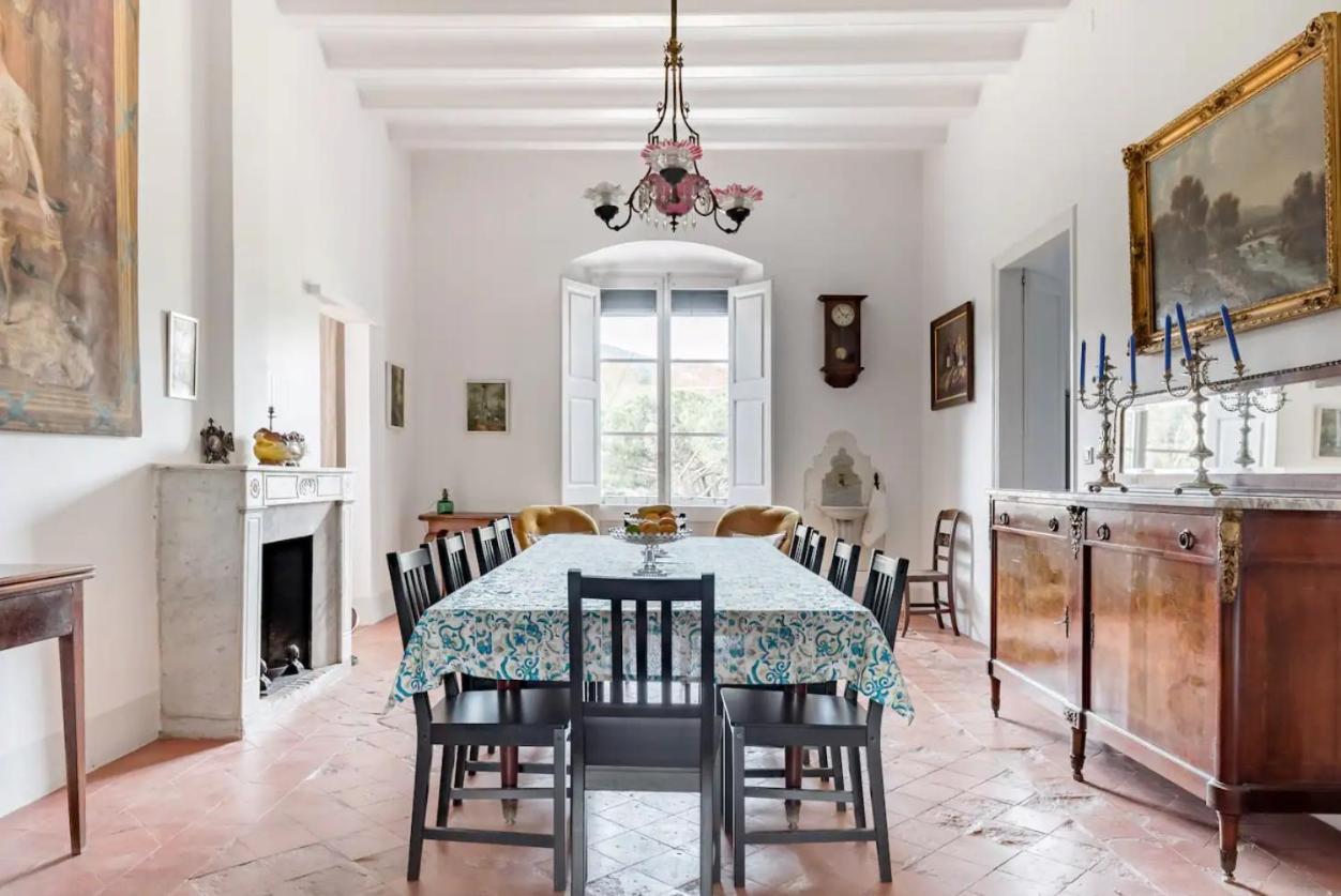 Can Rovira - Stunning Neoclassical Mansion, Just 20 Min Drive From Barcelona City Center, Ideal For Groups And Families Alella Dış mekan fotoğraf