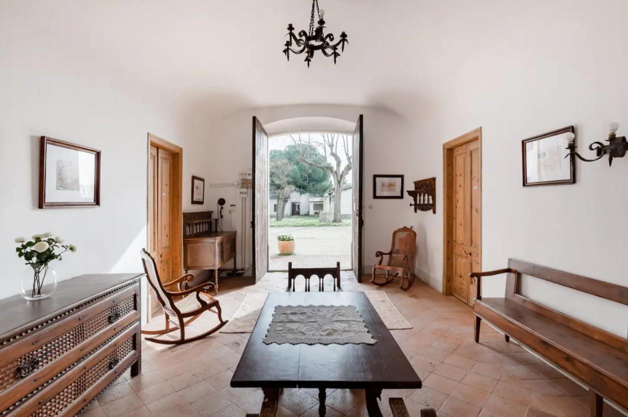 Can Rovira - Stunning Neoclassical Mansion, Just 20 Min Drive From Barcelona City Center, Ideal For Groups And Families Alella Dış mekan fotoğraf